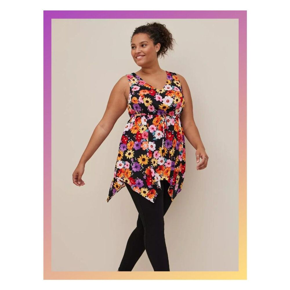 NWT Torrid 5X Black Floral Babydoll Stretch Challis Hanky Sharkbite Hem Top